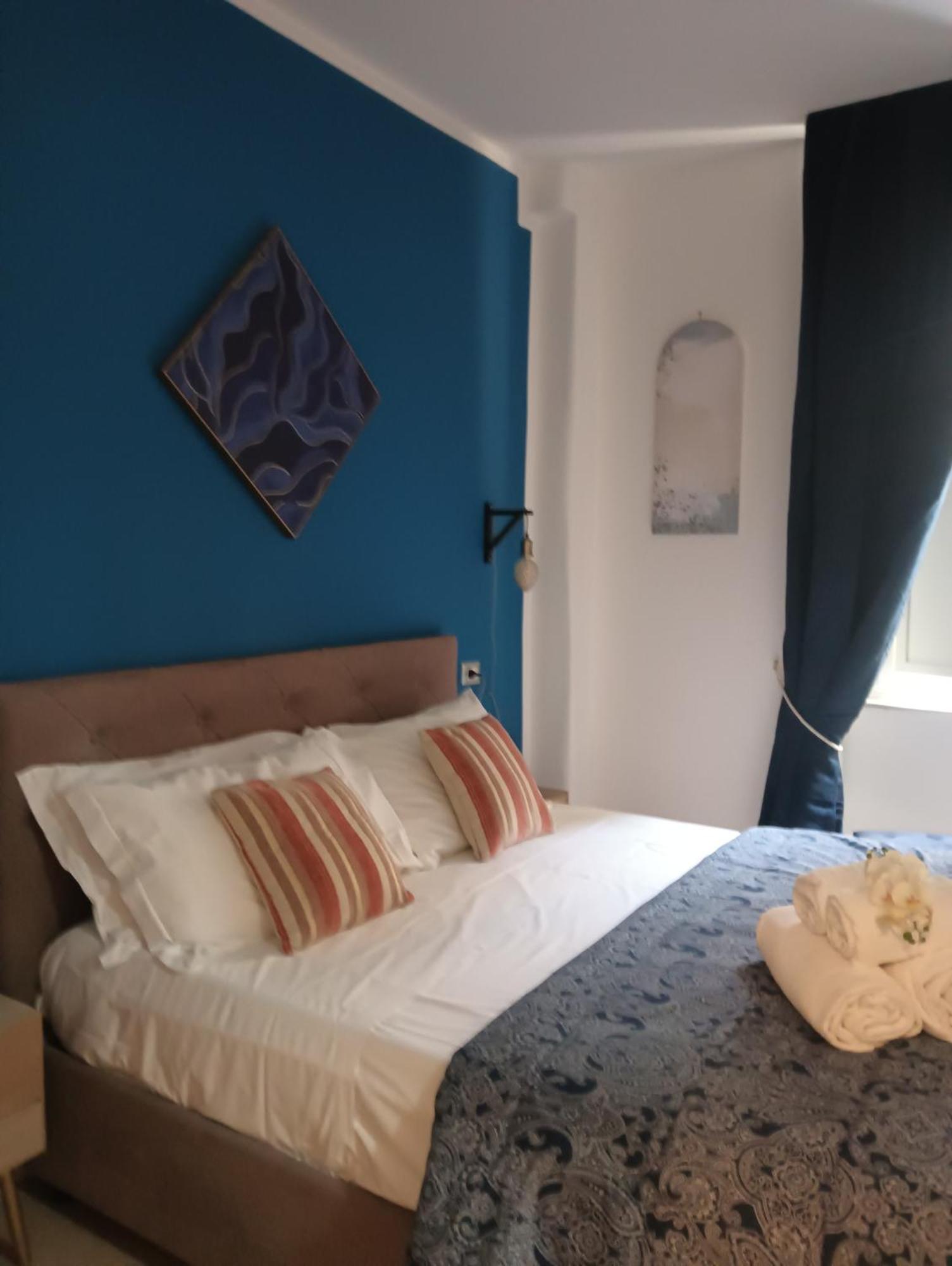 Pepe Bed & Breakfast เนเปิลส์ ภายนอก รูปภาพ